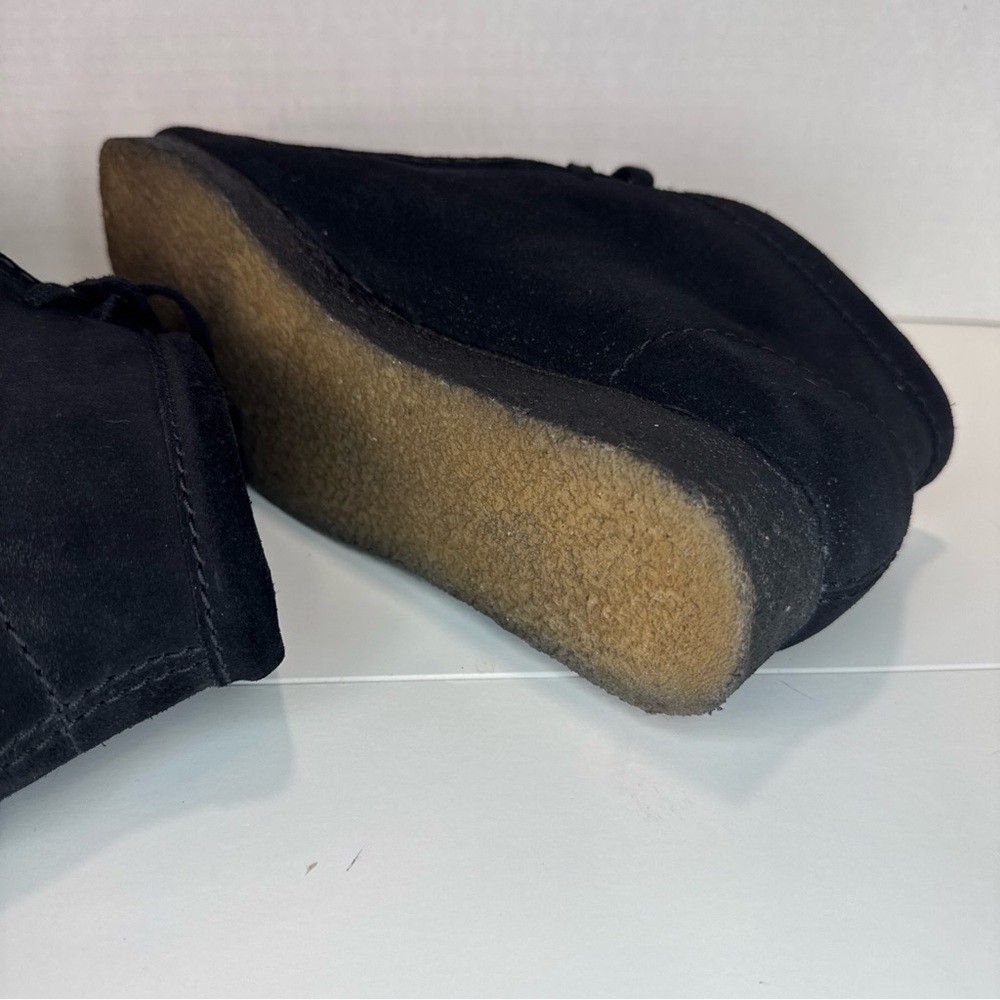 Clarks Women's Black Wallabees Chukka Boots (Mint Condition) - Picture 4 of 8